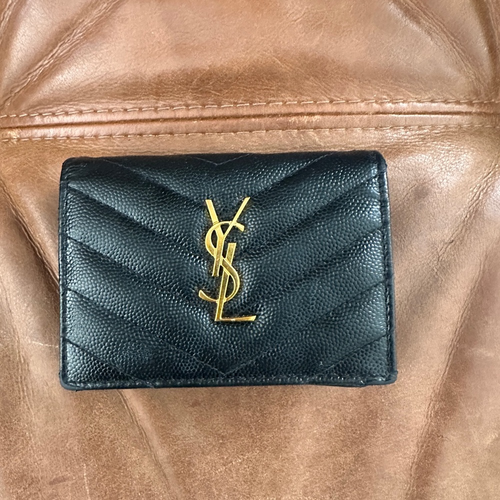 100% Authentic YSL Saint Laurent Cassandre Compact Wallet - Picture 2 of 4